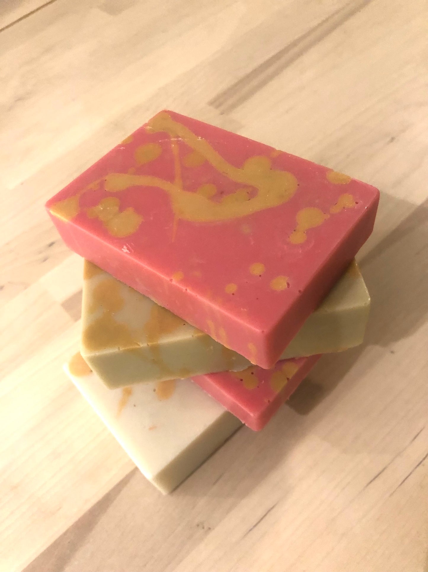 Hand-Marbled Shea Butter Soap - Savon au beurre de karité marbré à la main
