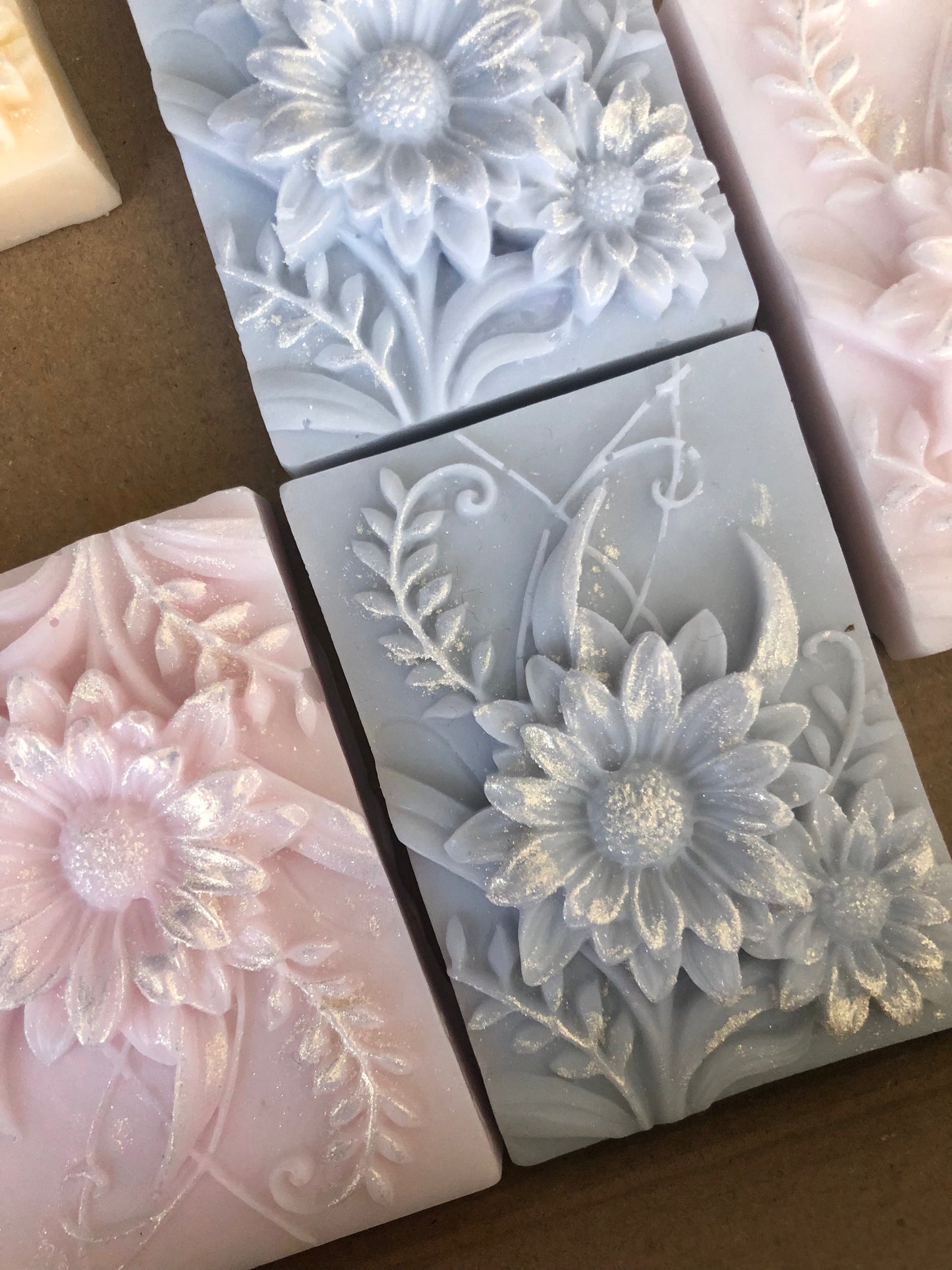 Shea Butter Art Soap - Savon au beurre de karité